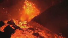 Sopka Cumbre Vieja stále chrlí lávu, experti varují před dalšími výbuchy