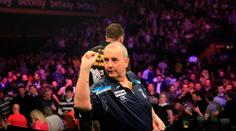 The Power Taylor pohřbil matku, druhý den mu patřilo Bournemouth