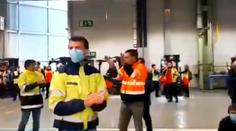 Rušno v Mercedesu. Zavření fabriky kvůli koronaviru si dělníci vybojovali