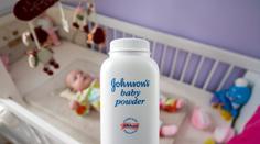 Ženu zabil dětský pudr! Johnson &amp; Johnson zaplatí 1,7 miliardy