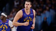 Obhájci titulu v NBA na úvod porazili Lakers, hvězdný Jokič zastínil Jamese