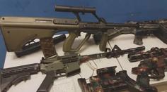 Mladík střílel po dětech na hřišti z airsoftové zbraně. Pět jich zranil