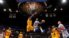 Skvělý Oladipo dal 45 bodů! Jenže proti němu stál LeBron