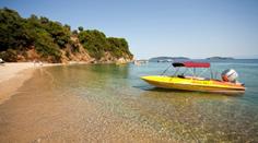 Turistka (†66) si šla v Řecku zaplavat. Kvůli sluníčku v moři zemřela