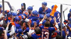 Palátův bod nestačil. Islanders otočili zápas a srovnali napínavou sérii