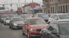 Praha na velký počet aut nestačí. Vedení města to neřeší, tvrdí opozice