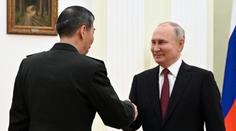 Začíná nová fáze vojenské spolupráce Ruska s Čínou, pochvaluje si Putin