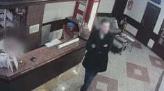 Mladík 'oblbnul' recepční v hotelu. Vyhnul se placení obřího účtu