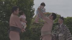 VIDEO: Japonské sumo pro malé děti. Vyhrává ten, kdo se rozpláče dřív