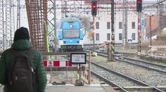 Porucha trakčního vedení v Roudnici zastavila provoz do Prahy. Nejezdí ani rychlíky