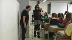Mladí v kůži seniorů. Studenti si vyzkoušeli život s Parkinsonem
