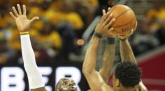 Cleveland porazil Toronto, San Antonio ostudně prohrálo doma