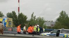 Série nehod na Pražském okruhu: Auta srazila i dva policisty!