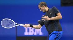 Medveděv titul na US Open neobhájí. Vypadl s Kyrgiosem
