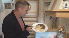 Čech vytváří portréty z palačinek. Za pár minut usmažil i reportéra TV Nova