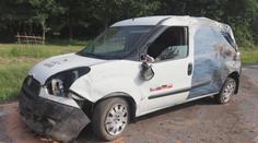 Motorkář způsobil vážnou nehodu na Českolipsku, hledá ho policie