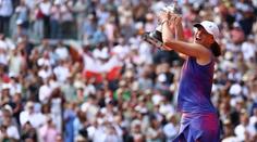 Šwiateková ovládla French Open potřetí v řadě. Soupeřce povolila jen tři gemy