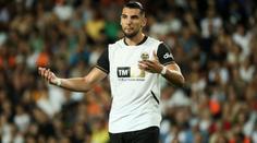 Místo tréninku vězení. Známý fotbalista měl sexuálně napadnout dvě dívky
