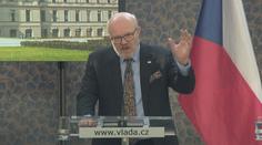 Léky stále chybí. Mohou za to nadnárodní koncerny, hájí se Válek