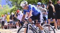Šílenství na Alpe d’Huez. Neukáznění fanoušci zapříčinili děsivé zranění cyklisty