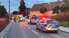 Vážná nehoda na Mělnicku: Řidič narazil do domu, nadýchal 2,5 promile