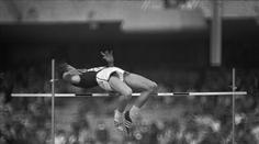Zemřel legendární výškař Dick Fosbury. Do sportu vnesl inovativní novinku