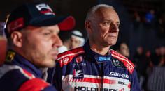 Dakar začal: Češi dojeli na sekundu shodně, Macháček ztrácí 7 hodin!