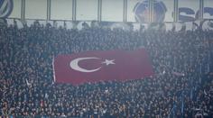 Drsná istanbulská dohra. Slávističtí fanoušci byli v Turecku napadeni nožem