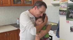 Tatínek se stará o tři děti. Těm Patron dětí pomůže s vybavením do školy
