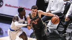 Satyho Bulls podlehli Lakers. Curry překonal legendu ze síně slávy