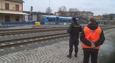 Policie a železničáři při společné akci, kontroly budou pokračovat