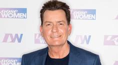 Charlie Sheen vystřízlivěl a věnuje se dětem. Plánuje se vrátit k herectví?