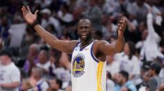 Hvězda NBA nechutně šlápla na soupeře. Legendární Shaq by prý udělal to samé