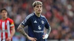 Hvězdička United pod palbou. Kontroverzní fotka v dresu rivala rozvířila emoce