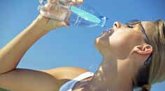 Chcete zhubnout? Musíte pravidelně pít! Ideálně až dva litry vody denně