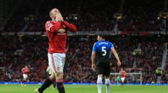 United si zajistili poháry, Rooney dal na Old Trafford 100. gól!