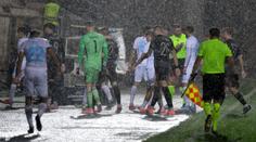 Déšť, louže, fraška! Jak mohla UEFA pustit Rijeku a Spartu na hřiště?