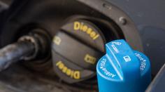 AdBlue už na pumpách dochází. Majitelé dieselů stojí i fronty, bojí se, že nenastartují