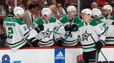 Fantastický Faksa zazářil třemi body a Dallas deklasoval Oilers, trefil se i Palát