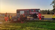 Vážná nehoda zablokovala tah z Brna na Znojmo. Havaroval tam i autobus