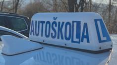 Autoškoly na Prachaticku prošetřuje policie. Za úplatu měly ulehčovat zkoušky
