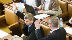Pekárek se poslaneckého křesla vzdát nehodlá. Pozastavil ale členství v ODS