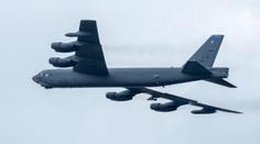 Letadlo se na letišti v USA málem srazilo s bombardérem. Pilot rychle měnil kurz