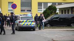 Vražda učitele v Michli: Podezřelého studenta předal policii jeho děda