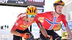 Hvězdný závodník v cíli etapy Tour de France zkolaboval. Odvezla ho sanitka