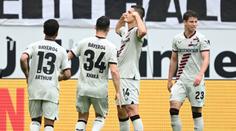 Hložek zazářil třemi asistencemi, nahrál i Schickovi. Leverkusen stále nepadl