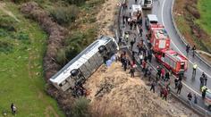 Tragédie v turecké Antalyi. Autobus sjel ze silnice, zemřelo devět lidí