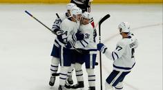 Skvělá česká spolupráce v NHL. Kaše vybojoval puk a Kämpf se poprvé trefil