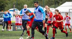 Figo proháněl na Žižkově české děti. Poborský zkoušel legendární lob
