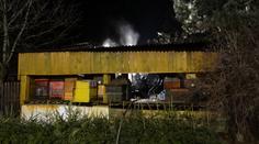 Plameny škodily v nelegálním skladu chemikálií i včelařské dílně